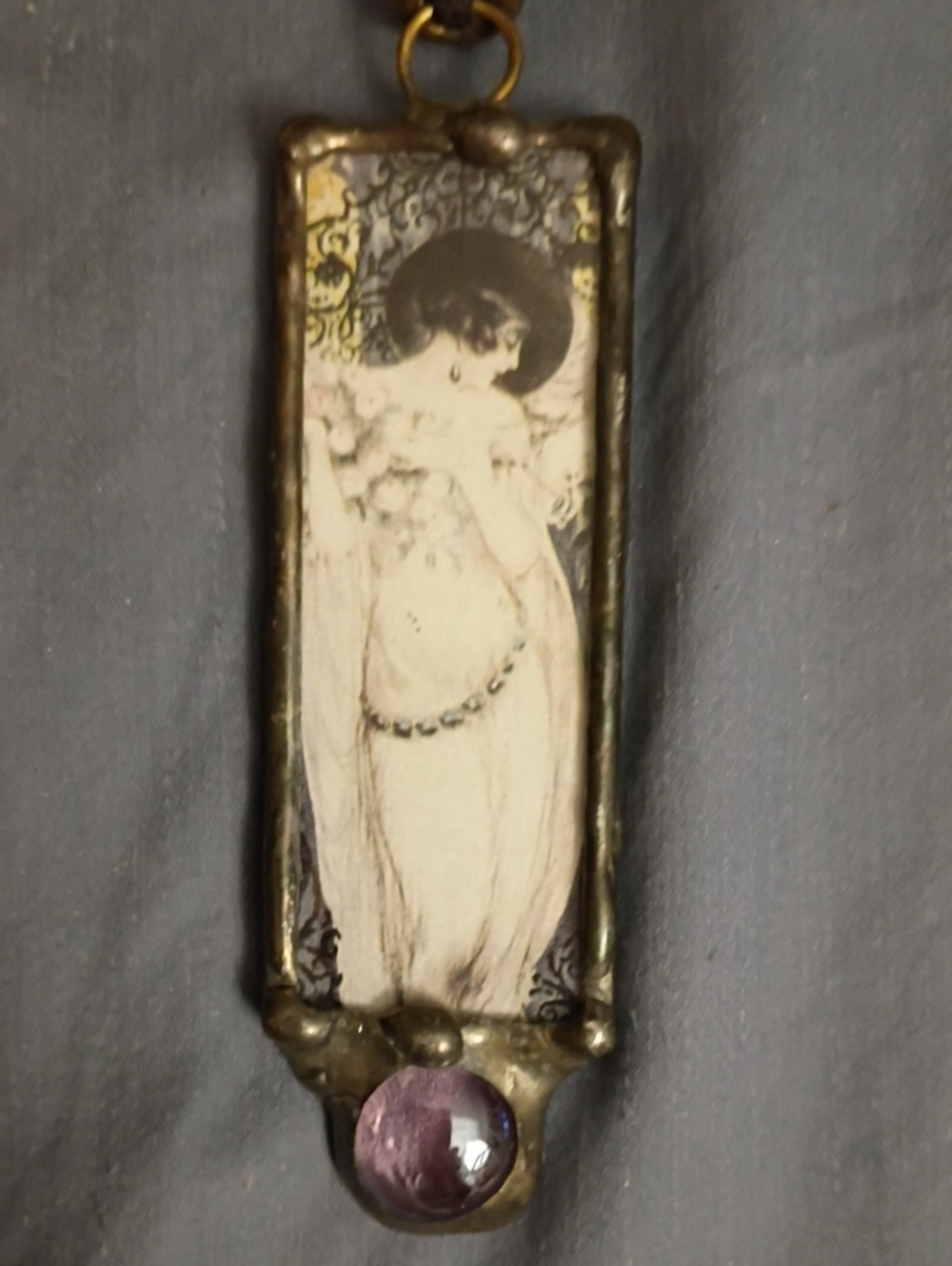 Vintage White and Purple Art Nouveau Pendant Necklace